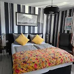 Πανσιόν Zur Brandung 3*