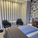 Zur Brandung 3*