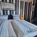 Zur Brandung Гостевой дом Бюзум