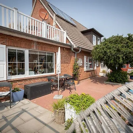 Πανσιόν Zur Brandung 4*