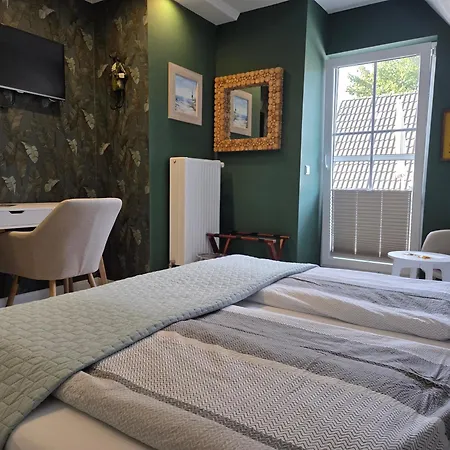 Zur Brandung Konukevi 4*