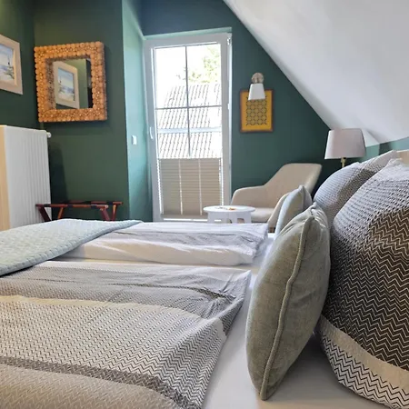 Zur Brandung Konukevi