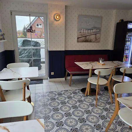 Zur Brandung Konukevi