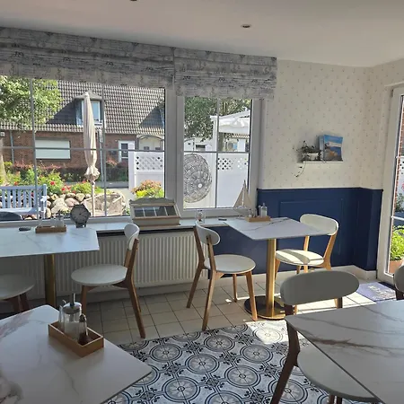 Πανσιόν Zur Brandung