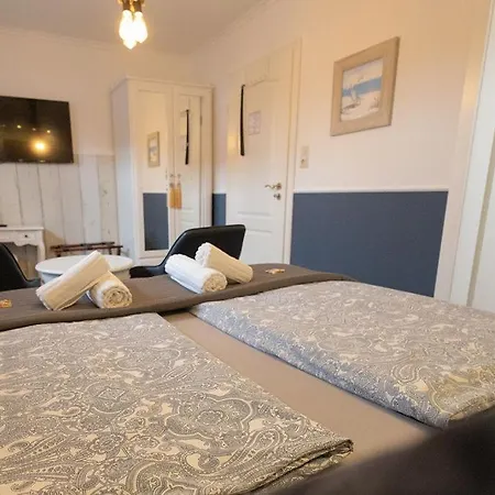 Zur Brandung Konukevi