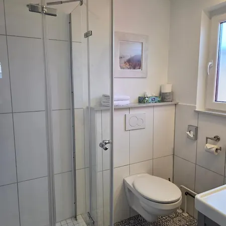 Zur Brandung 3*