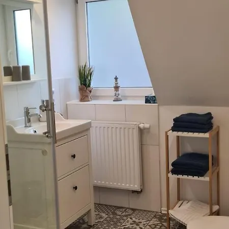 Zur Brandung 3*