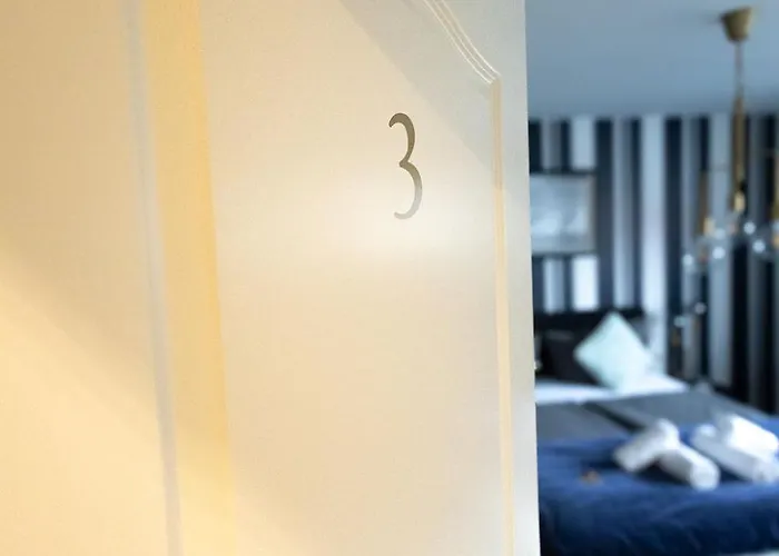 Zur Brandung 3*